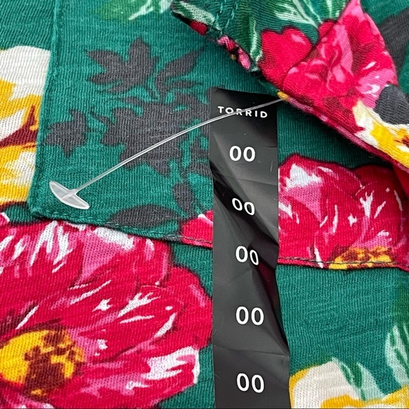 Torrid Pocket Tee Heritage Slub Green Floral NWT Size 00 - Picture 12 of 16